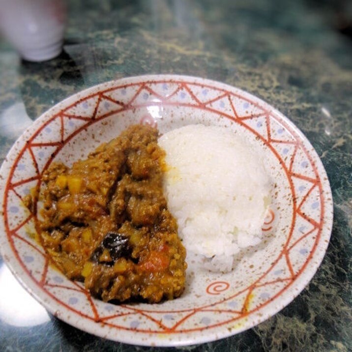 米ナスとじゃが芋のキーマカレー